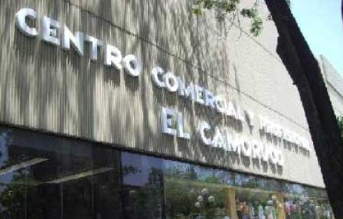 Amplio  local  comercial Centro Comercial y Profesional Camoruco