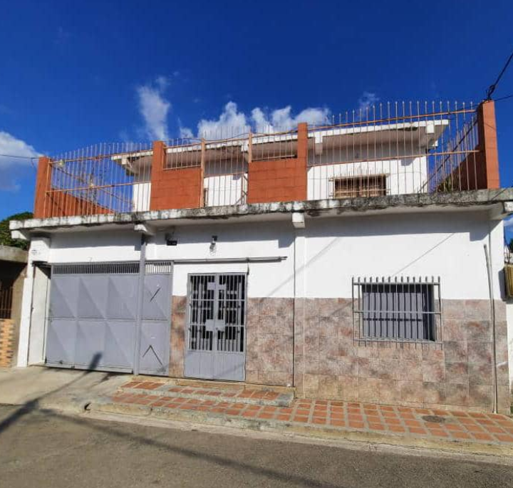Casa comercial en Ruiz Pineda II
