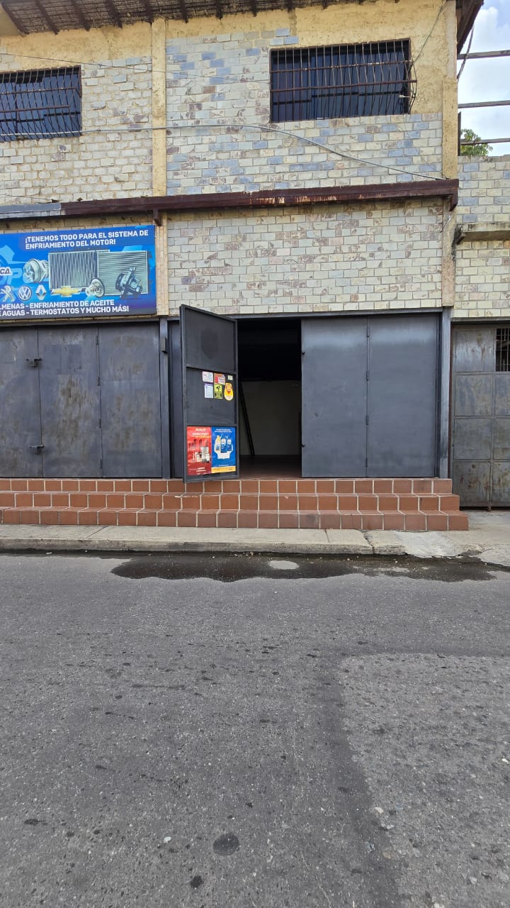 Edificación comercial en Av. Michelena